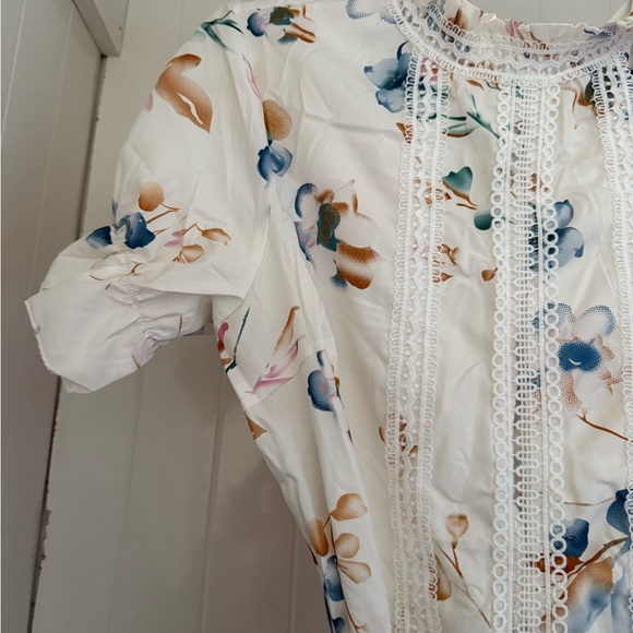 Super light and cute dress with apron style - Picture 6 of 7